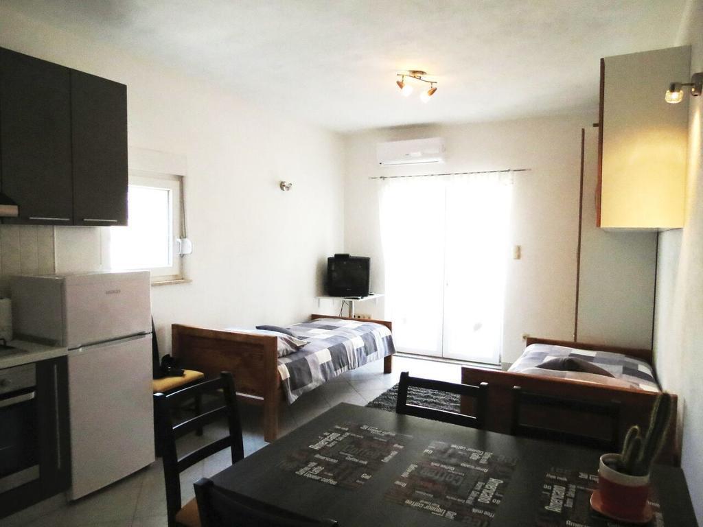 Apartments Ljubicic Подстрана Стая снимка