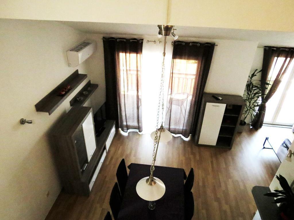 Apartments Ljubicic Подстрана Стая снимка