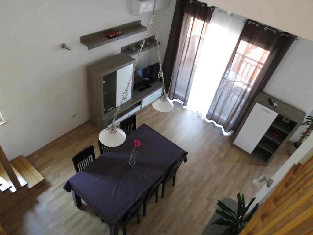 Apartments Ljubicic Подстрана Стая снимка