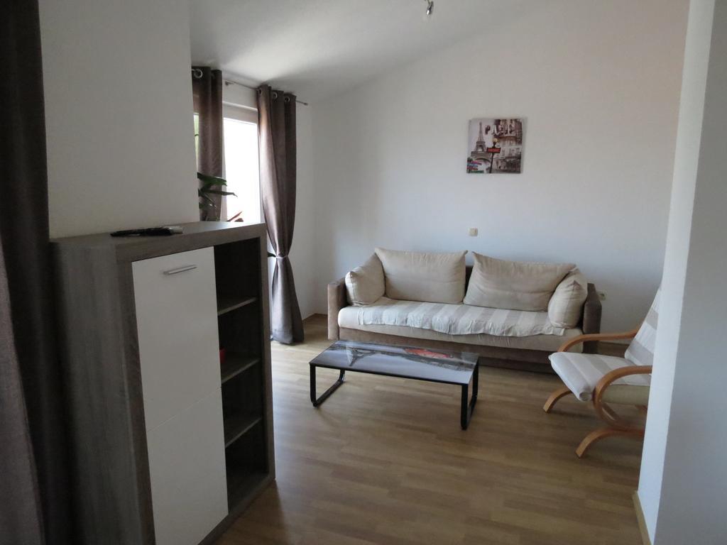 Apartments Ljubicic Подстрана Стая снимка