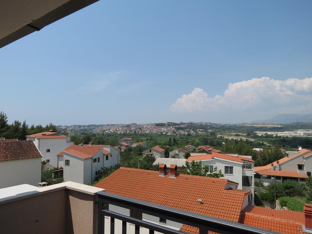 Apartments Ljubicic Подстрана Стая снимка