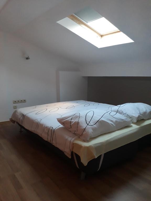 Apartments Ljubicic Подстрана Екстериор снимка