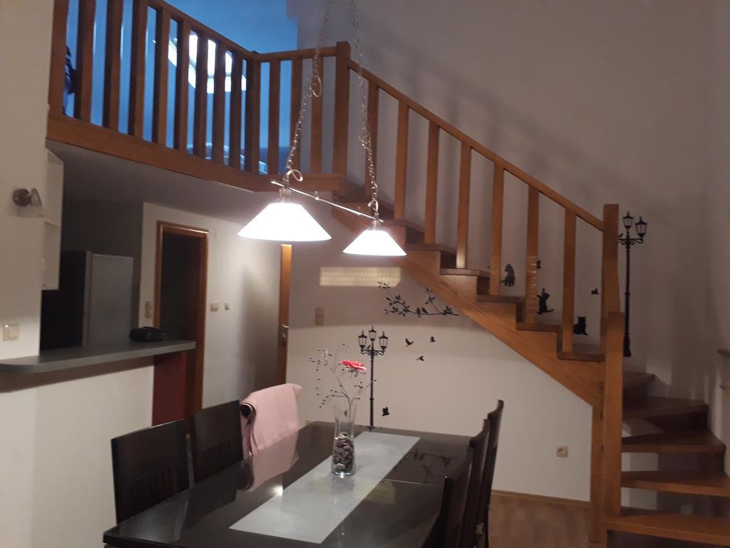 Apartments Ljubicic Подстрана Екстериор снимка